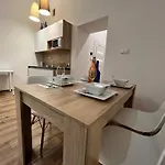 P&j Lubicz Apartman *