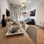 P&j Lubicz Apartment